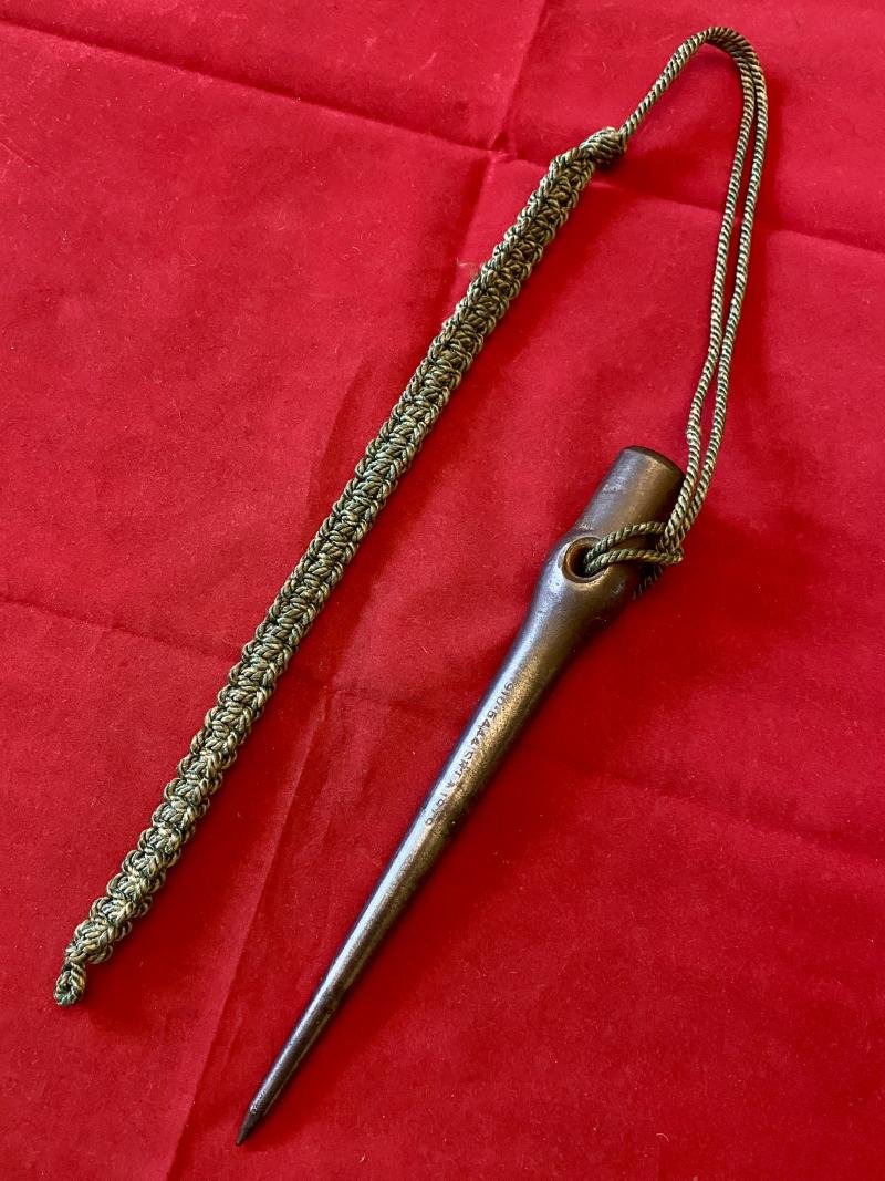 Unusual British Royal Navy 'Ropework Set' Consisting of a Deck Knife and Marlin Spike with a hard Buff Leather Sheath c1979 — image 5