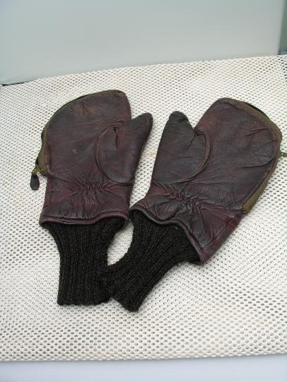 Scarce Combination Gauntlet/Gloves — image 2
