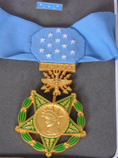 Boxed American Air Force Congressional Medal of Honour — image 2