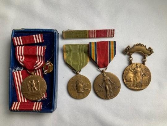 WWII US Womens Army Auxiliary Corps Group — image 4