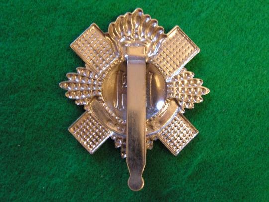 Canadian Armed Forces Officer's Training Corps cap badge QC — image 2