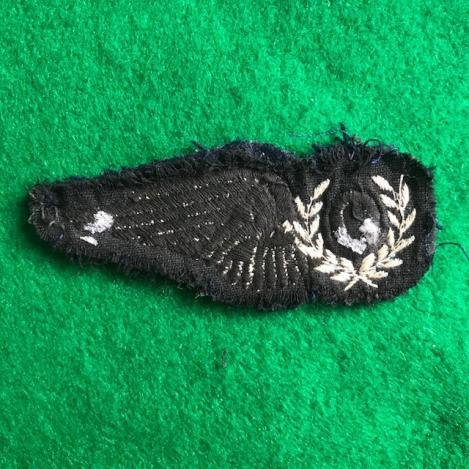 Royal Australian Air Force Observer Half Wing — image 2