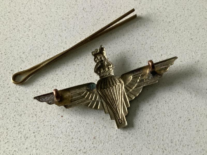 WWII Parachute Regiment Cap Badge — image 2