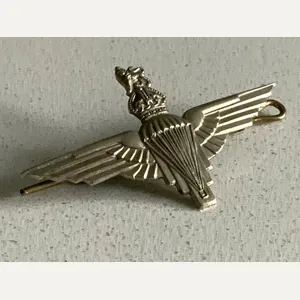 WWII Parachute Regiment Cap Badge