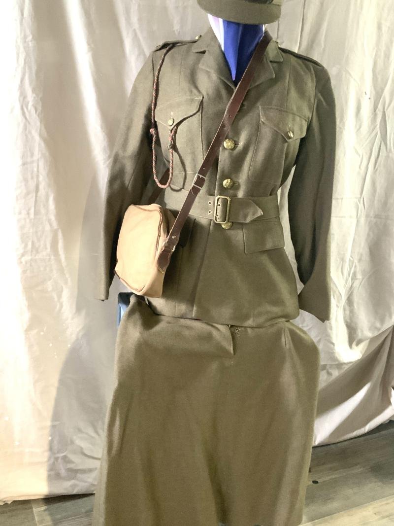 WWII Women's Auxiliary Territorial Service Group — image 2