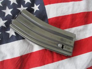 US ARMY ISSUE cooper industries M16 30 ROUND MAGAZINE . …