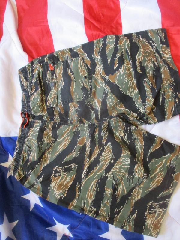 SUPERDRY US ARMY VIETNAM WAR jwd TIGER STRIPE CAMO Chino shorts — image 3