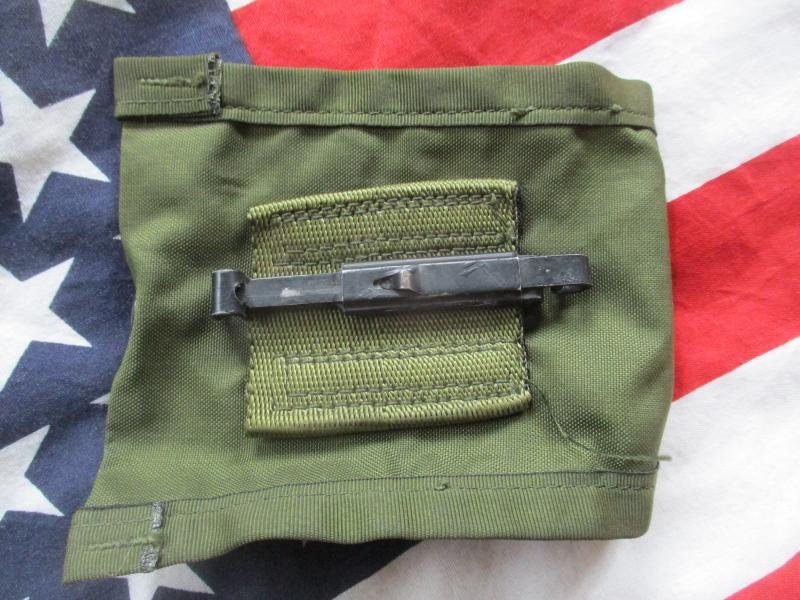 GENUINE US ARMY USMC issue VIETNAM WAR M67 ALICE WEBBING compass / bandage POUCH — image 2