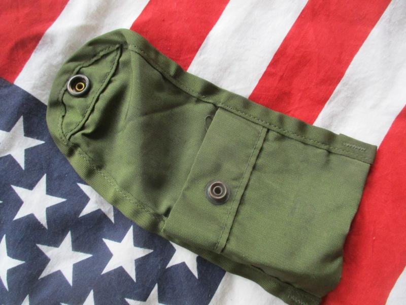 GENUINE US ARMY USMC issue VIETNAM WAR M67 ALICE WEBBING compass / bandage POUCH — image 3