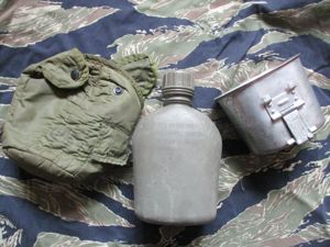 1969 US ARMY issue VIETNAM WAR M67 ALICE WEBBING canteen …