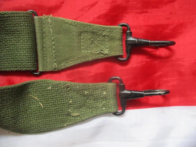 GENUINE US ARMY issue VIETNAM WAR M56 WEBBING CARRYING STRAP 2qt canteen / CAR15 SLING — image 4
