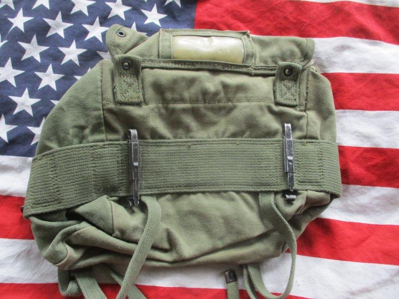 M1956 US ARMY issue VIETNAM WAR M56 WEBBING 1st PATTERN BUTT PACK — image 3
