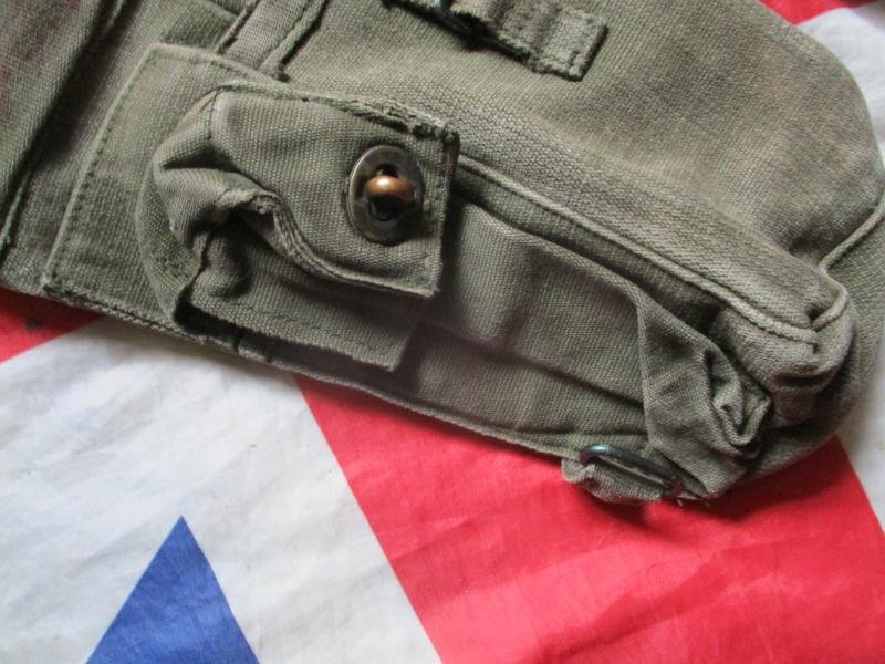 pair of BRITISH ARMY ISSUE 58 PATTERN WEBBING right & left ammo POUCH 's Falklands War — image 3
