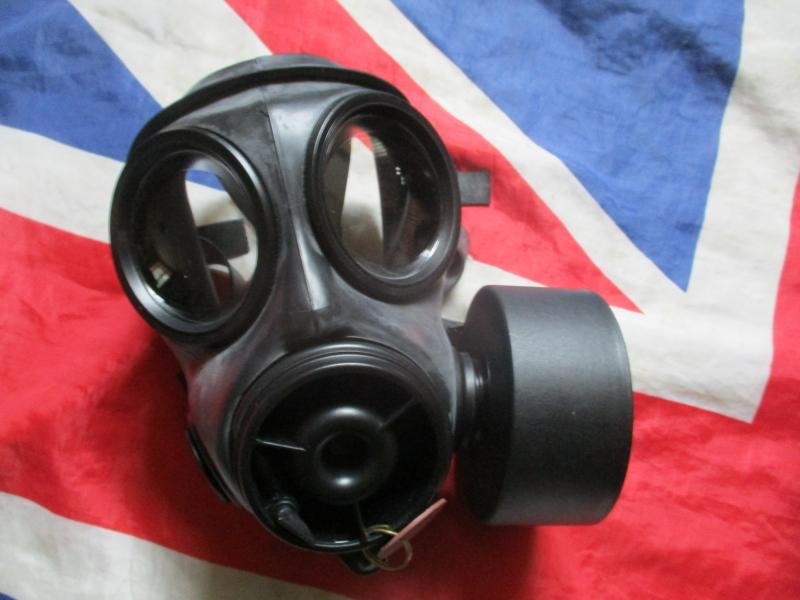 2009 AVON BRiTiSH army sas ISSUE respirator S10 SIZE 3 medium & dpm pouch & KIT — image 2