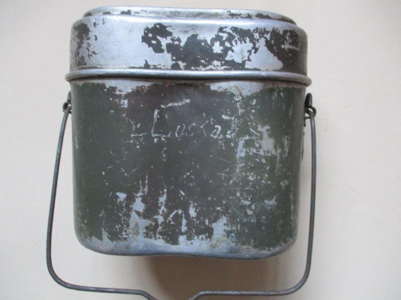 ORIGINAL WW2 GERMAN ARMY / WSS ISSUE 1939RFI 39 LID & LATE WAR MESS TIN BOTTOM 2 colourcamo — image 3