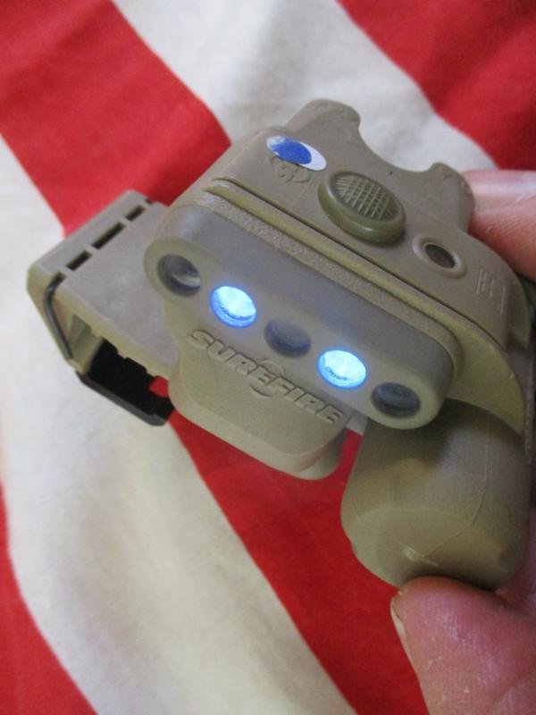 GENUINE SUREFIRE HELMET LIGHT blue & white light & irr — image 5