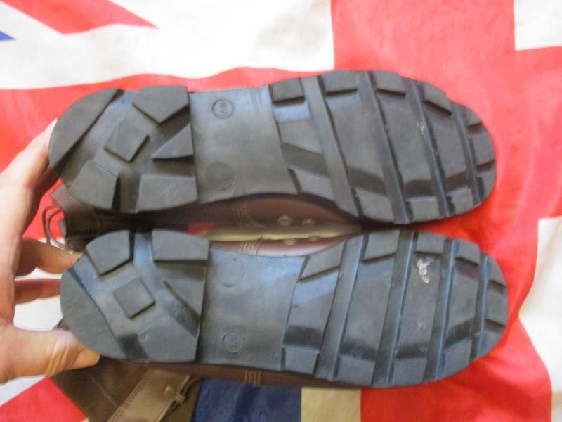 GENUINE wp BRITISH ARMY UKSF sas ISSUE JUNGLE COMBAT BOOTS mtp brown UK 10 L / W — image 4