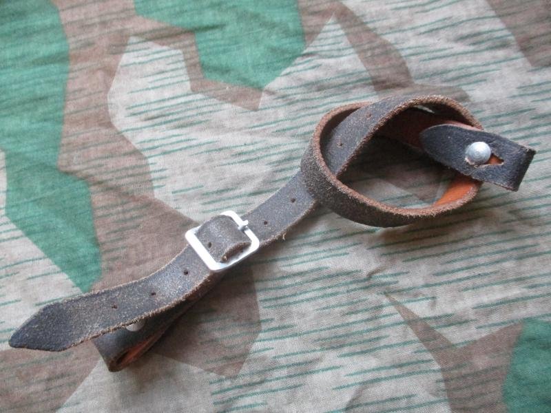 ORIGINAL WW2 GERMAN ARMY / LUFTWAFFE / WAFFEN SS / KRIEGSMARINE m40 m35 m42 BLACK LEATHER HELMET CHIN STRAP