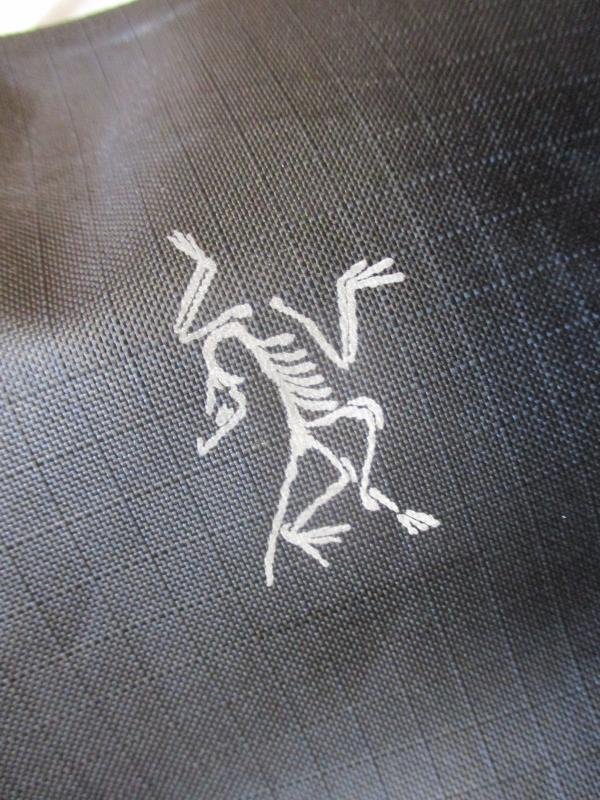 GENUINE ARCTERYX GRANVILLE 16 COURIER messenger laptop BAG leaf BLACK waterproof — image 4