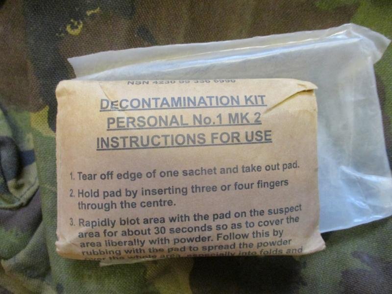 1991 AVON BRiTiSH army ISSUE respirator gas mask S10 SIZE 4 small & plce POUCH & 58 bottle — image 5