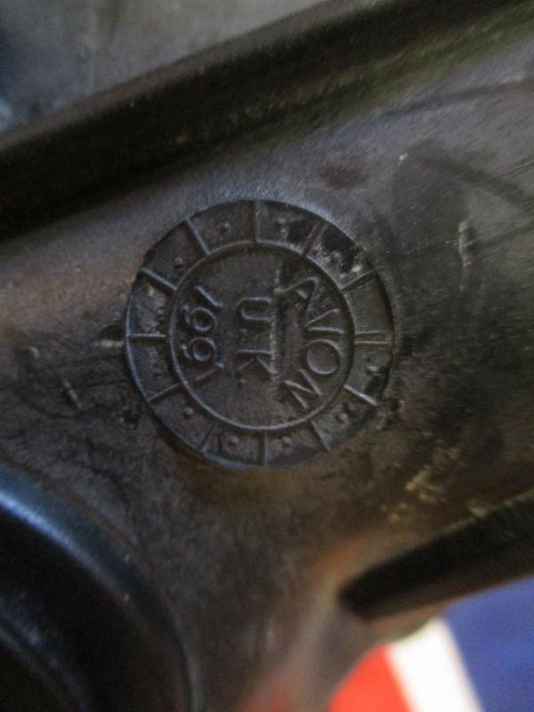 1991 AVON BRiTiSH army ISSUE respirator gas mask S10 SIZE 4 small & EXTRA canister / AIR FILTER AND DPM PLCE POUCH — image 3