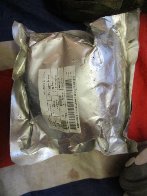 1991 AVON BRiTiSH army ISSUE respirator gas mask S10 SIZE 4 small & EXTRA canister / AIR FILTER AND DPM PLCE POUCH — image 5