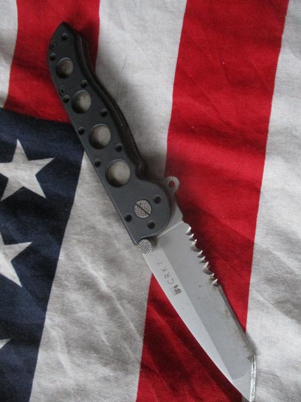 CRKT COLUMBIA RIVER KNIFE . made in usa . CARSON DESIGN M16 -12Z tanto blade part serated CLIP LOCK KNIFE — image 2
