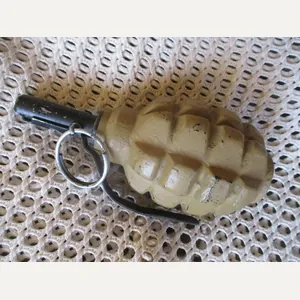 RUSSIAN F1 (135) 037-54/3 HAND GREANDE inert de-activated