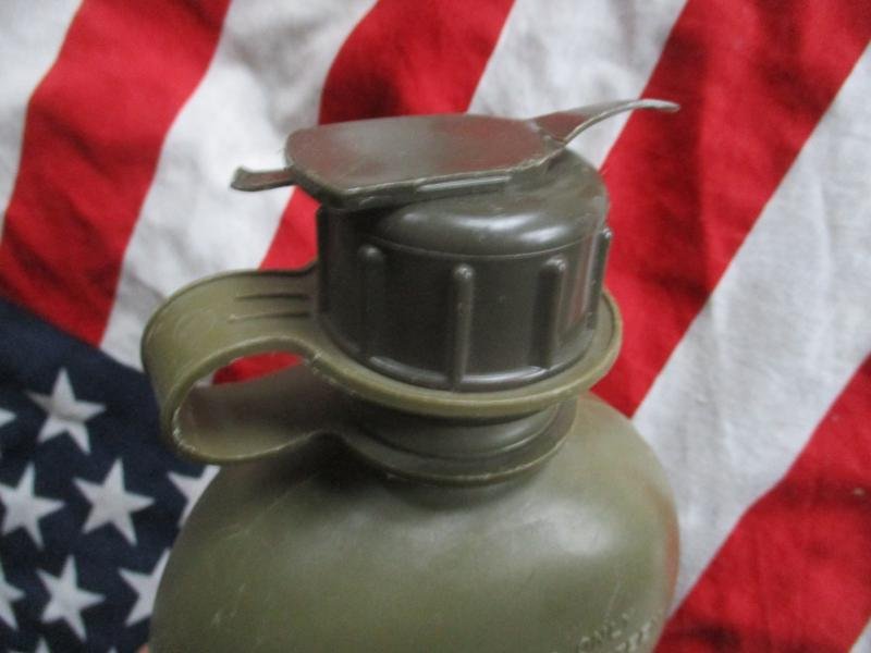 1973 US ARMY issue VIETNAM WAR M56 1 QUART canteen WATERBOTTLE WATER bottle — image 3