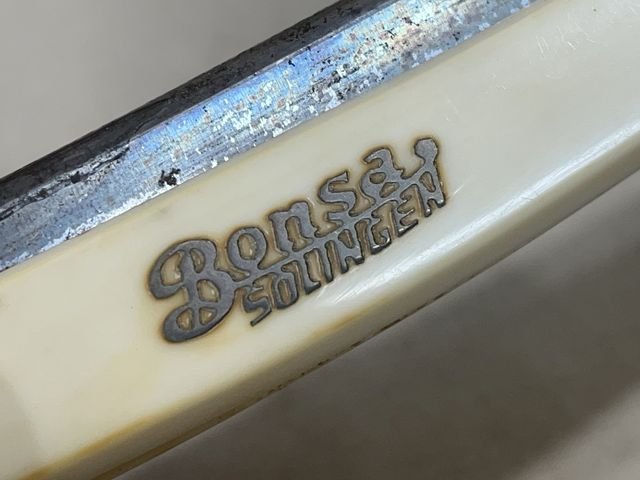 Original WWII Era Straight Razor with Box — image 4