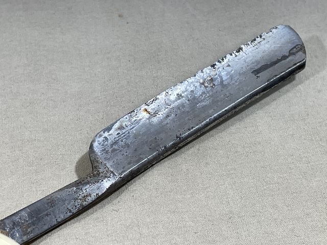 Original WWII Era Straight Razor with Box — image 5