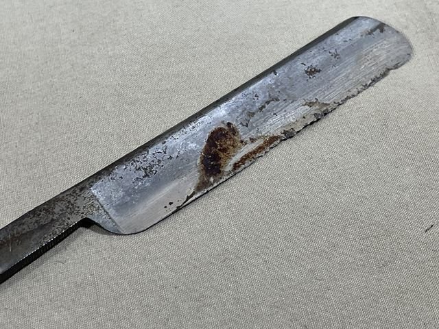Original WWII Era Straight Razor with Box — image 6