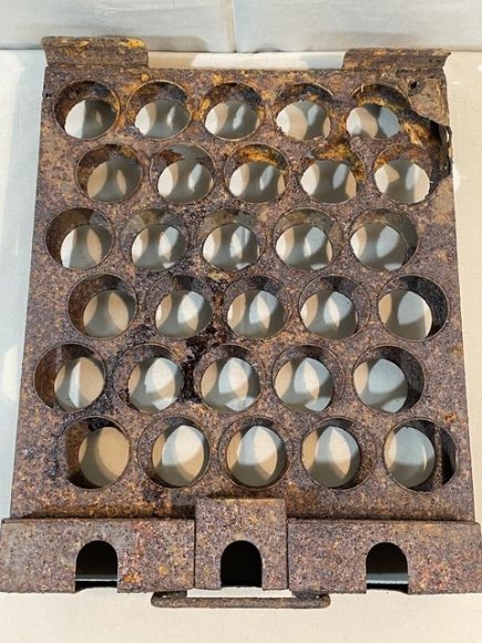 Original WWII German EGG Grenade Carry Case Rack — image 29