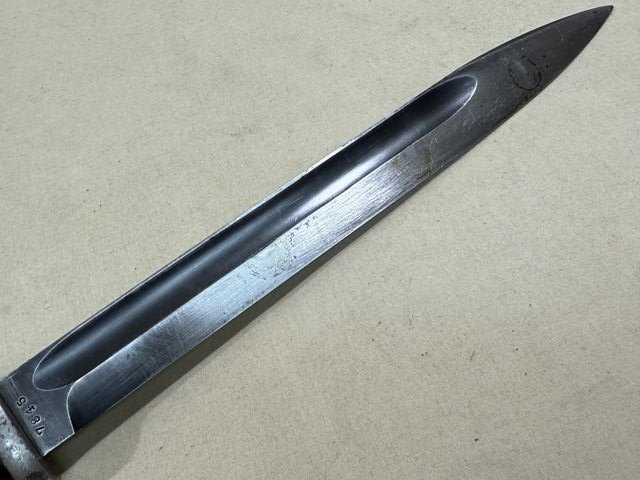 Original WWII German 98K Bayonet and Scabbard, MATCHING CARL EICKHORN — image 3