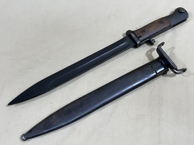 Original POST-WWII Norwegian Bayonet and Scabbard — image 2