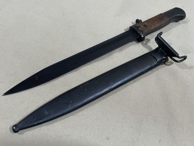 Original POST-WWII Norwegian Bayonet and Scabbard — image 2