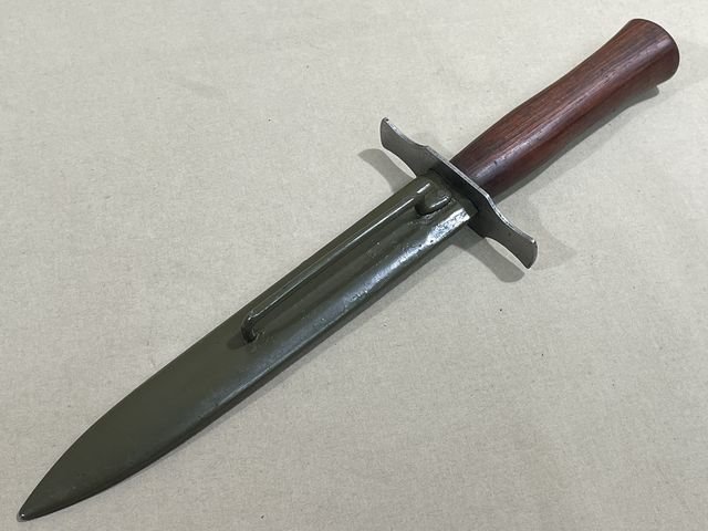 Original WWII French Fighting Knife and Scabbard, LE VENGEUR — image 17