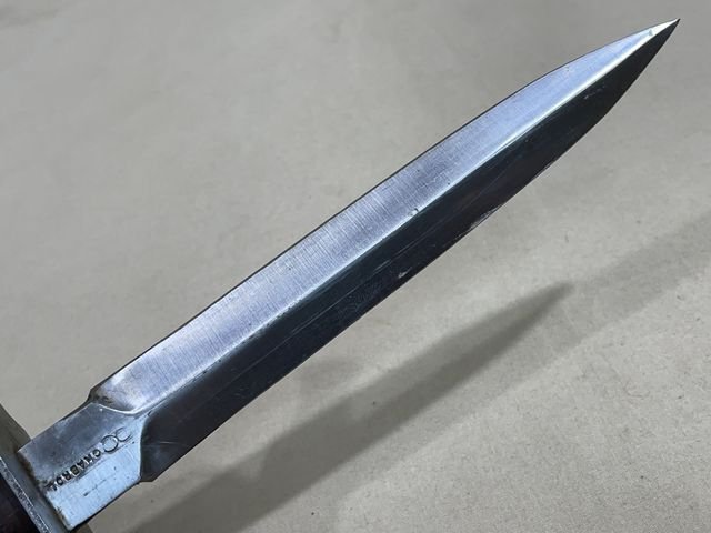 Original WWII French Fighting Knife and Scabbard, LE VENGEUR — image 3