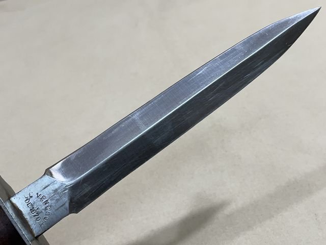 Original WWII French Fighting Knife and Scabbard, LE VENGEUR — image 5