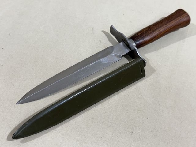 Original WWII French Fighting Knife and Scabbard, S.G. C.O — image 2