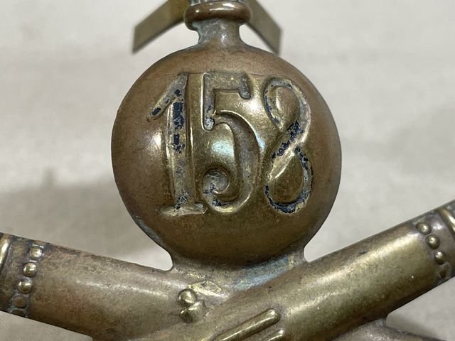 Original WWII Italian Artillery Cap Badge, 158 — image 2