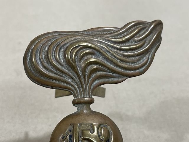 Original WWII Italian Artillery Cap Badge, 158 — image 3