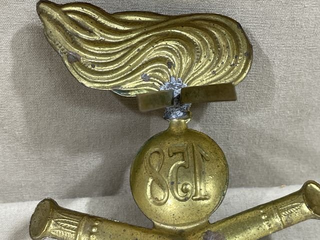 Original WWII Italian Artillery Cap Badge, 158 — image 7
