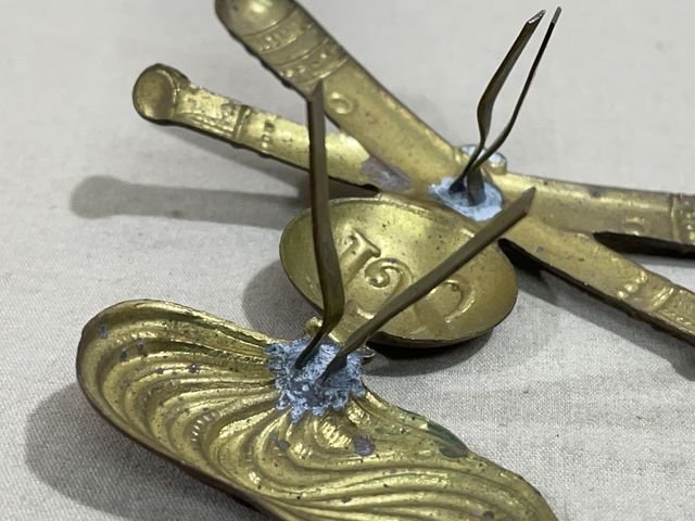 Original WWII Italian Artillery Cap Badge, 158 — image 9