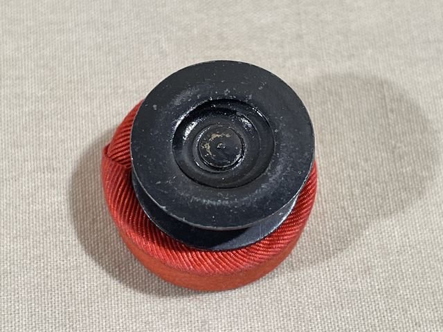 Original French/Belgium Button-Hole Ribbon — image 2