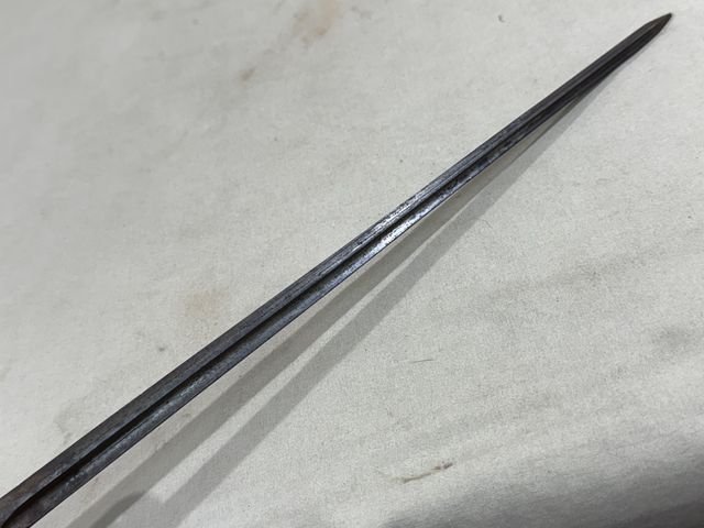 Original WWI French 86/15 Bayonet, Scabbard and Leather Frog — image 3