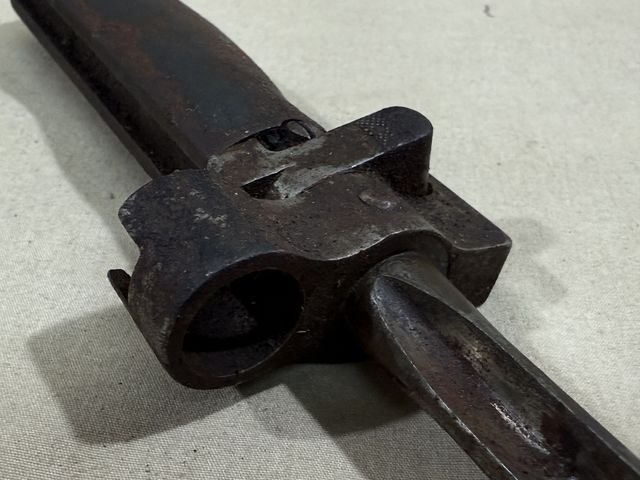 Original WWI French 86/15 Bayonet, Scabbard and Leather Frog — image 5