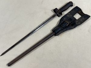 Original WWI French 86/15 Bayonet, Scabbard and Leather Frog