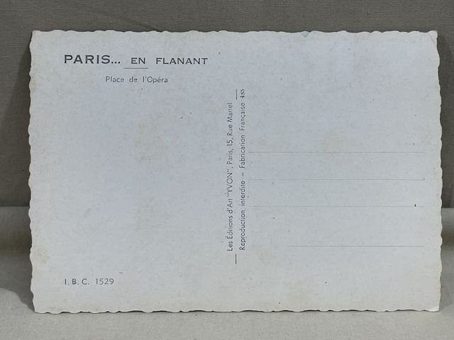 Original WWII Era French Architecture Postcard, Paris… en Flanant Place de l'Opera — image 3