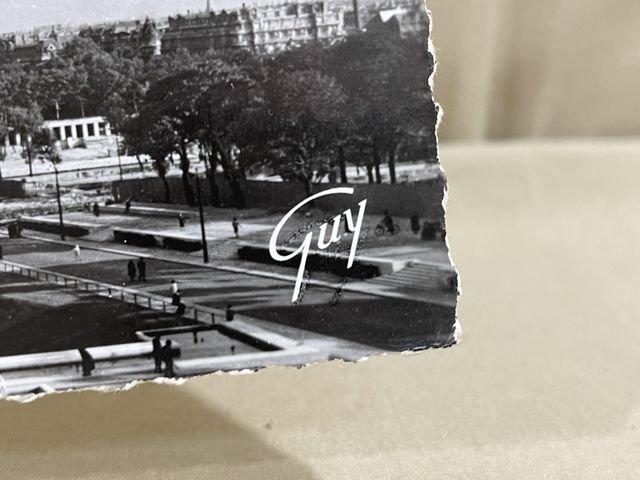 Original WWII Era French Architecture Postcard, Paris et ses Merveilles La tour Eiffel — image 2